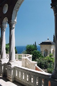 Xtrallusion offers characteristic Bed and Breakfast, B&B, Guest House, Hotel, Albergo and Country Lodge accommodation in Italy. Plus independent self-guided Walking, Adventure, Activity, Skiing and Paragliding Holiday itineraries on the Italian Rivieras, in the Italian Lakes, in the Italian Alps and in some of the most beautiful corners of Italy.